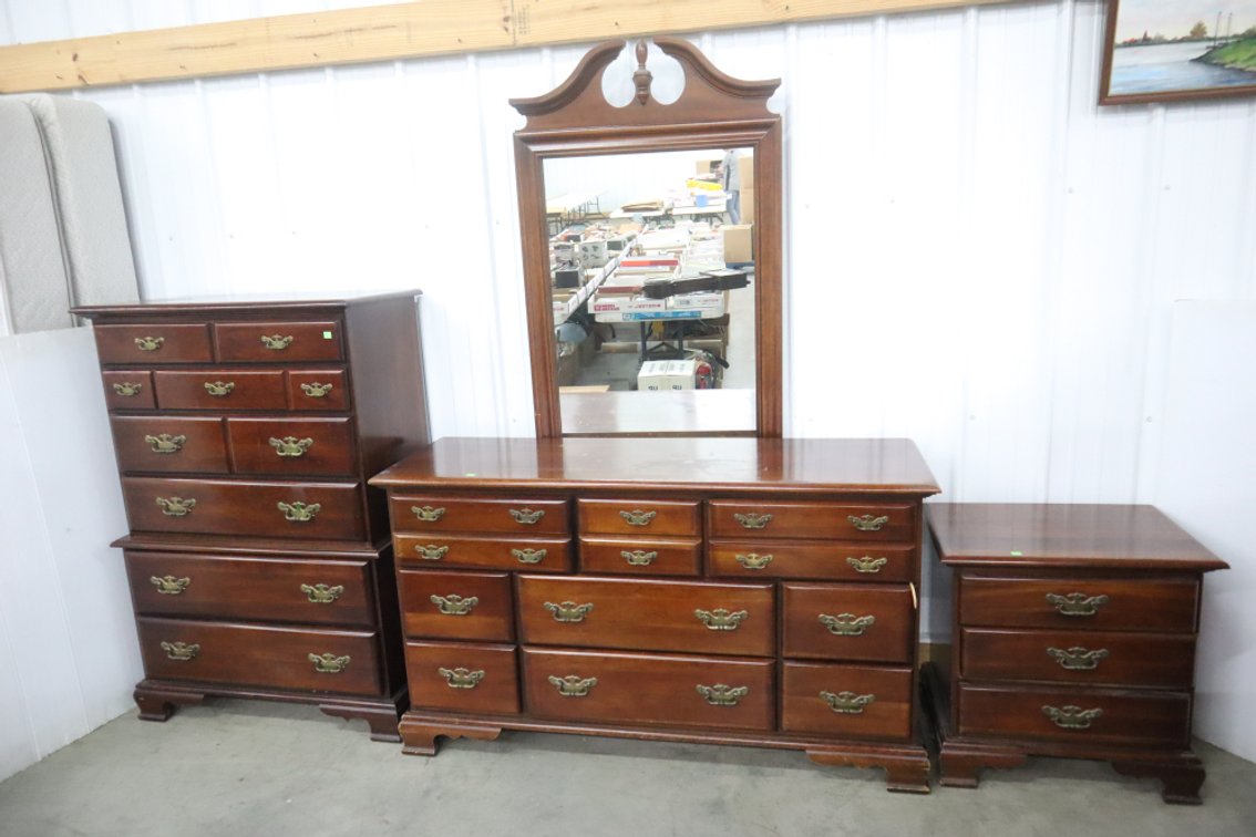 Bedroom Furniture, Chest of Drawers, Dresser and Nightstand