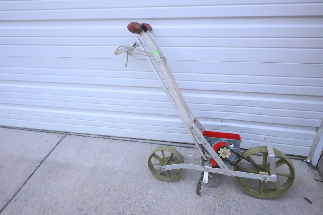 Earthway Precision Garden Seeder