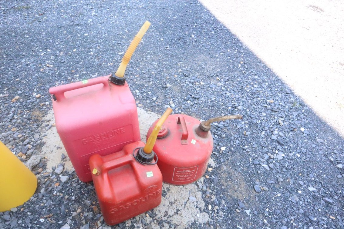 3 Gas Jugs