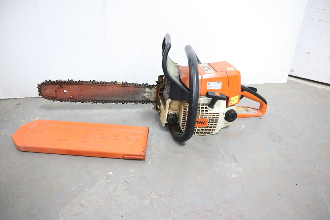 Stihl 025 Chainsaw, Starts and Runs