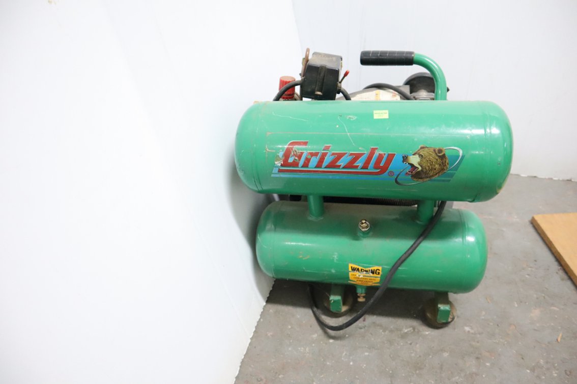 Grizzly Portable Air Compressor