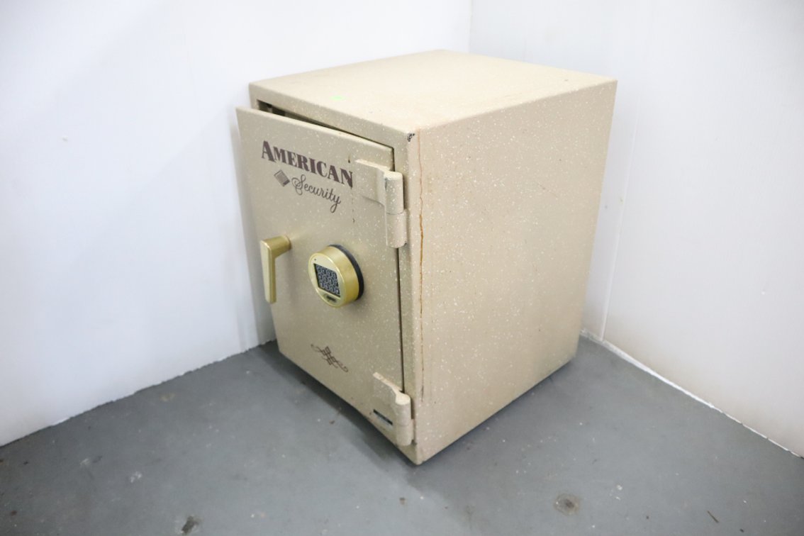 American Security Safe, security code included 