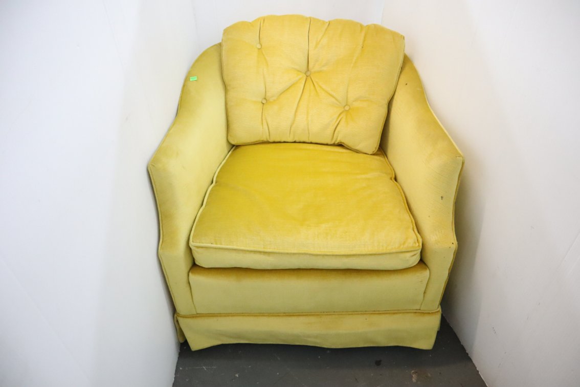 Kindel Swivel Chair On Casters