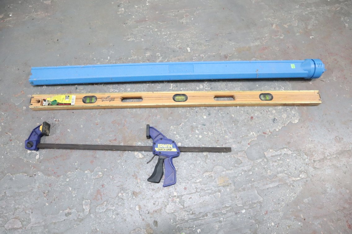 Mayes 4 Ft Level With Case and Quick Grip Clamp