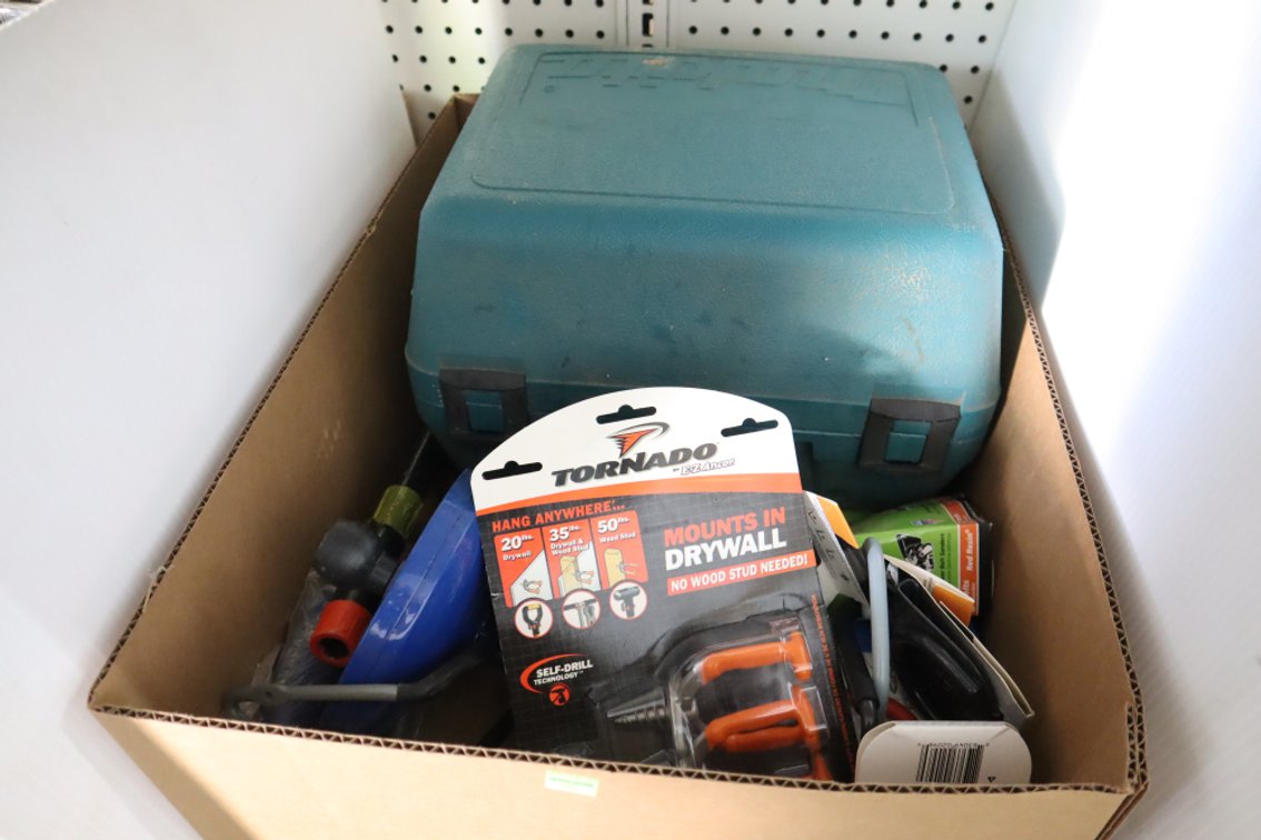 Makita Circular Saw, Drain Auger, Shop Items