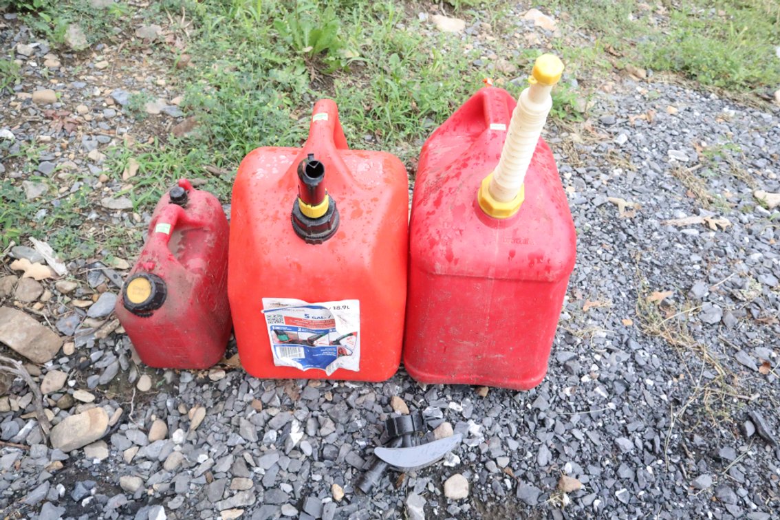 3 Gas Cans