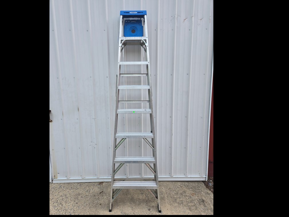 8 Ft Aluminum Step Ladder