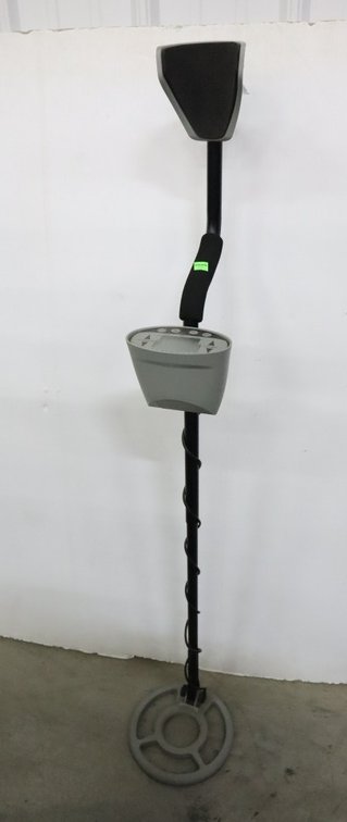 Discovery 2200 Metal Detector