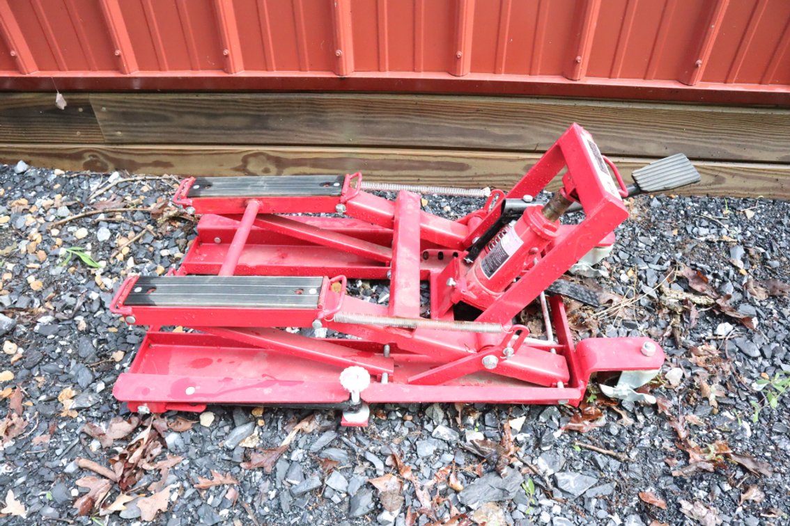 Larin 1500 Lb Motorcycle / Atv Jack
