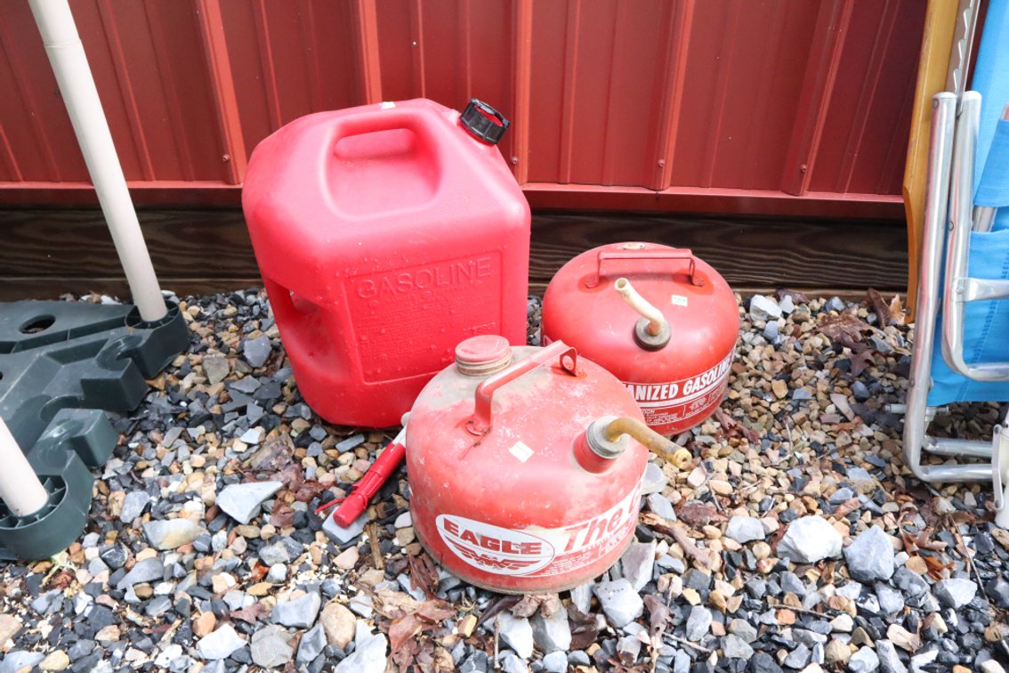 3 Gas Cans