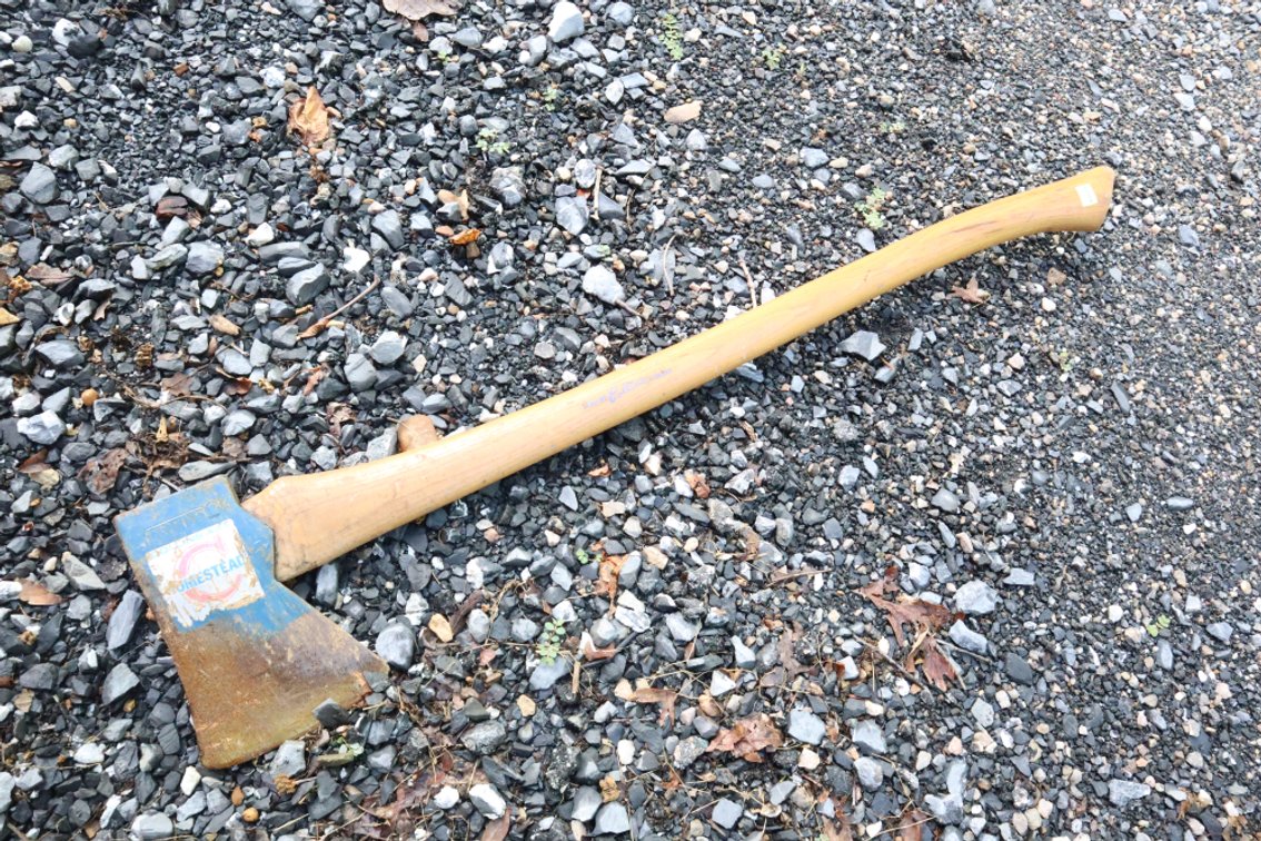 Collins Axe