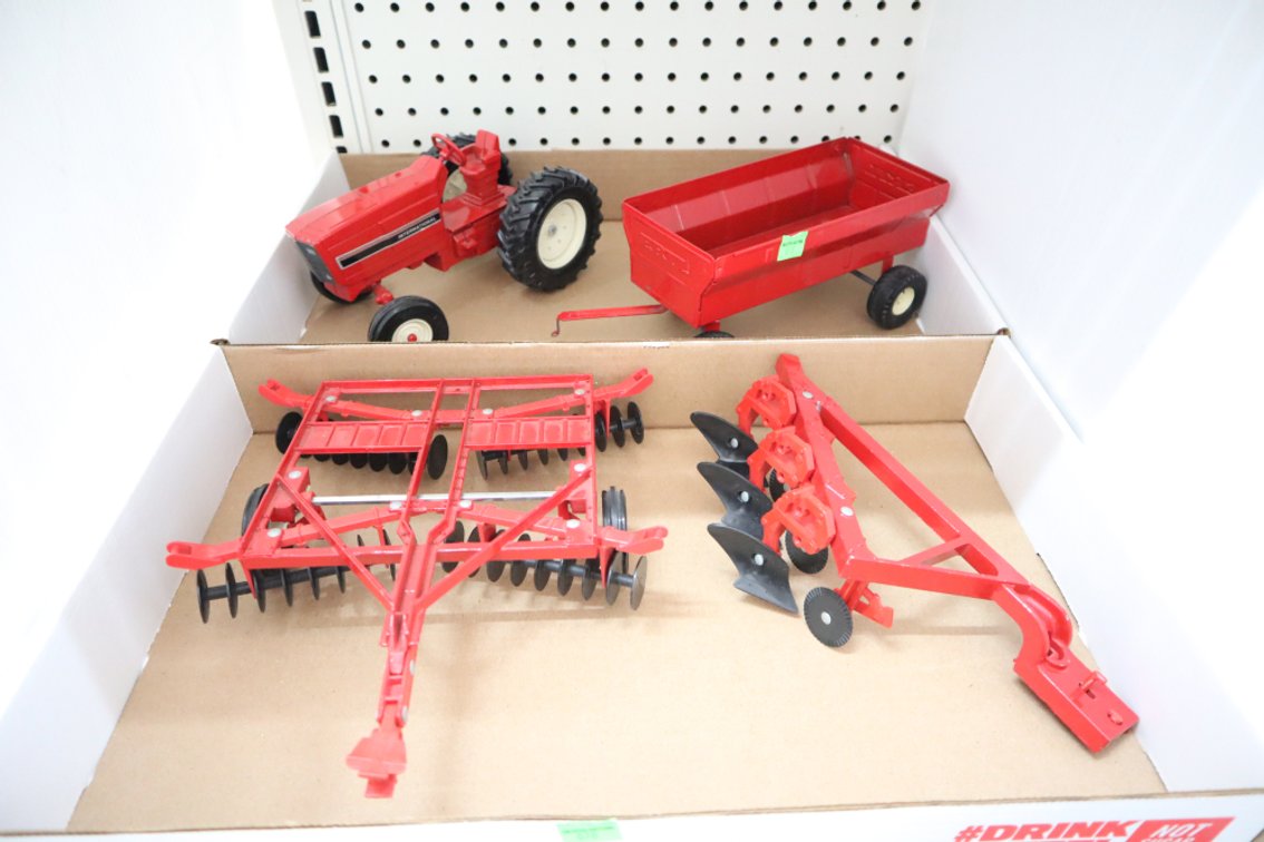 International Farm Toy Set
