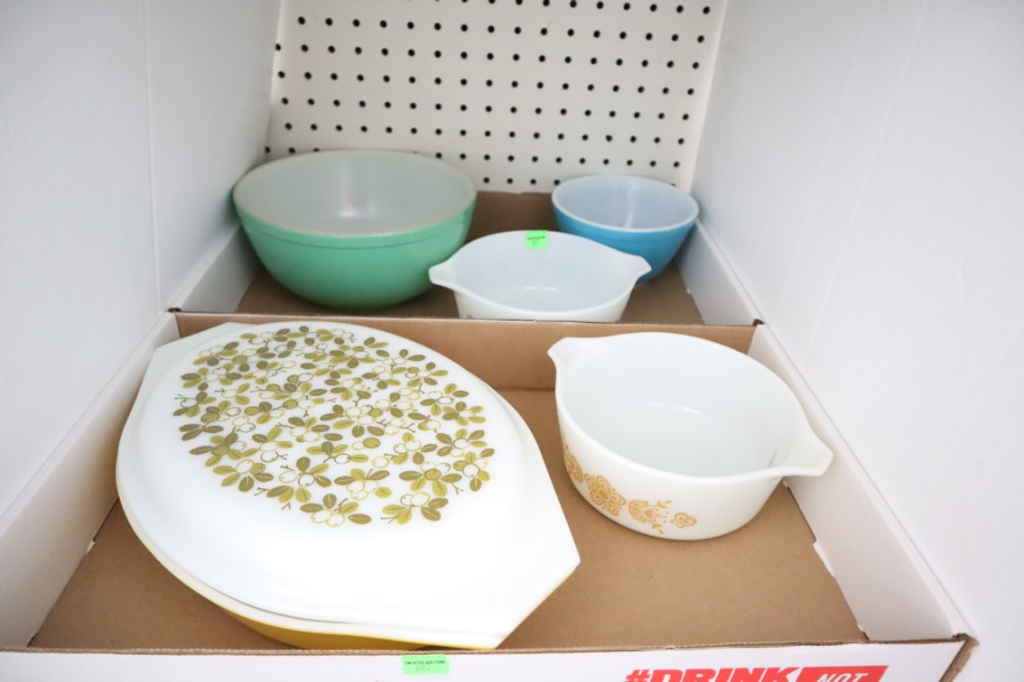 Vintage Pyrex Bowls and Baking Dishes