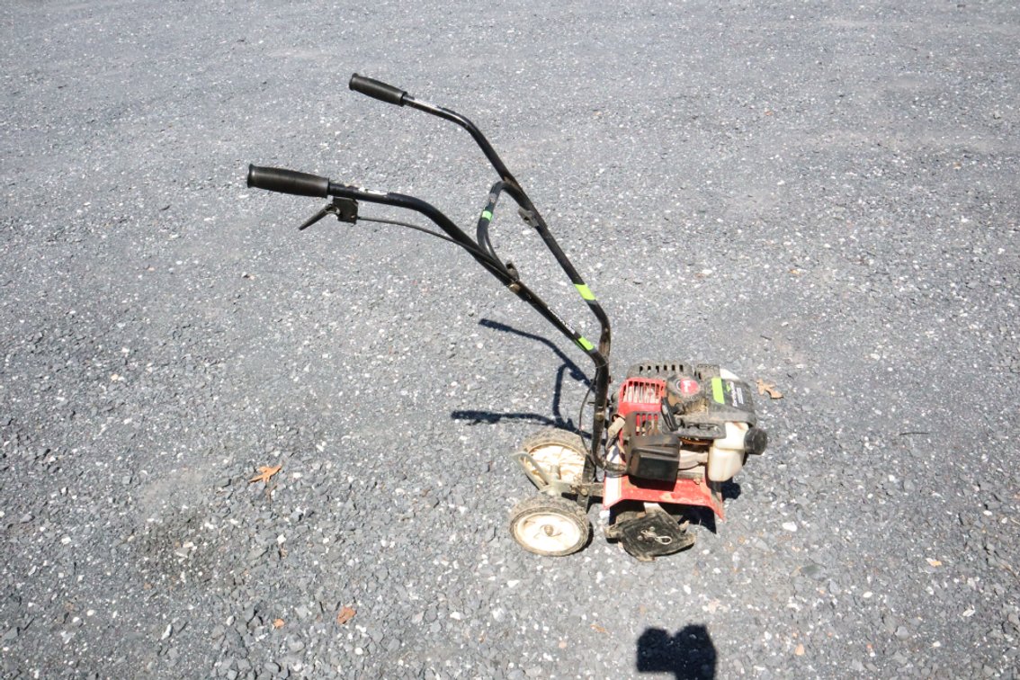Earthquake 2-Cycle Cultivator