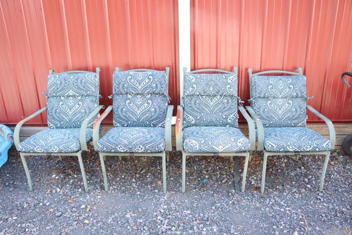 4 Patio Chairs With Cushions