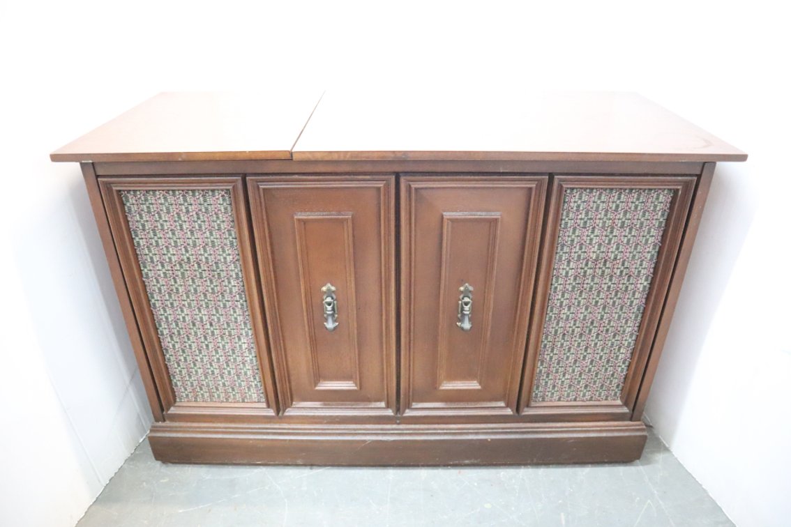 Solid State Stereo Cabinet