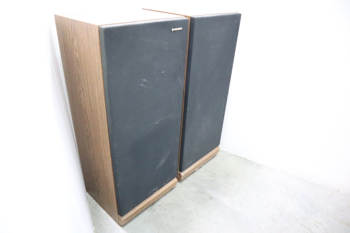 Pair of Pioneer Speakers