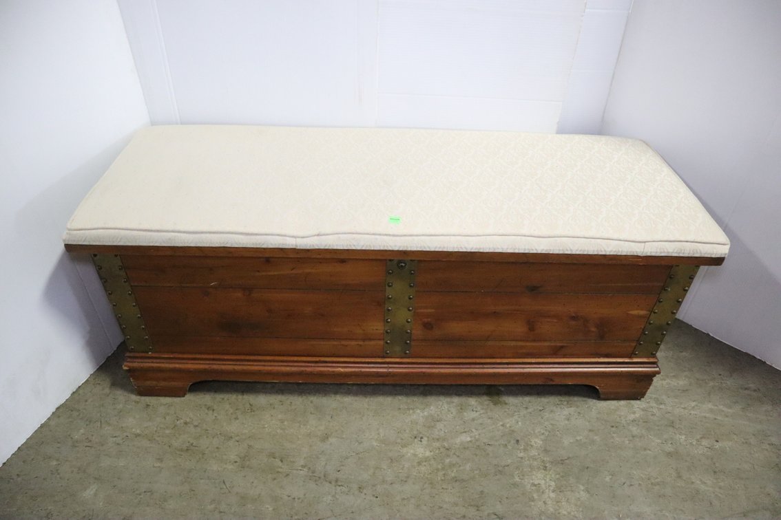 Lane Cedar Chest