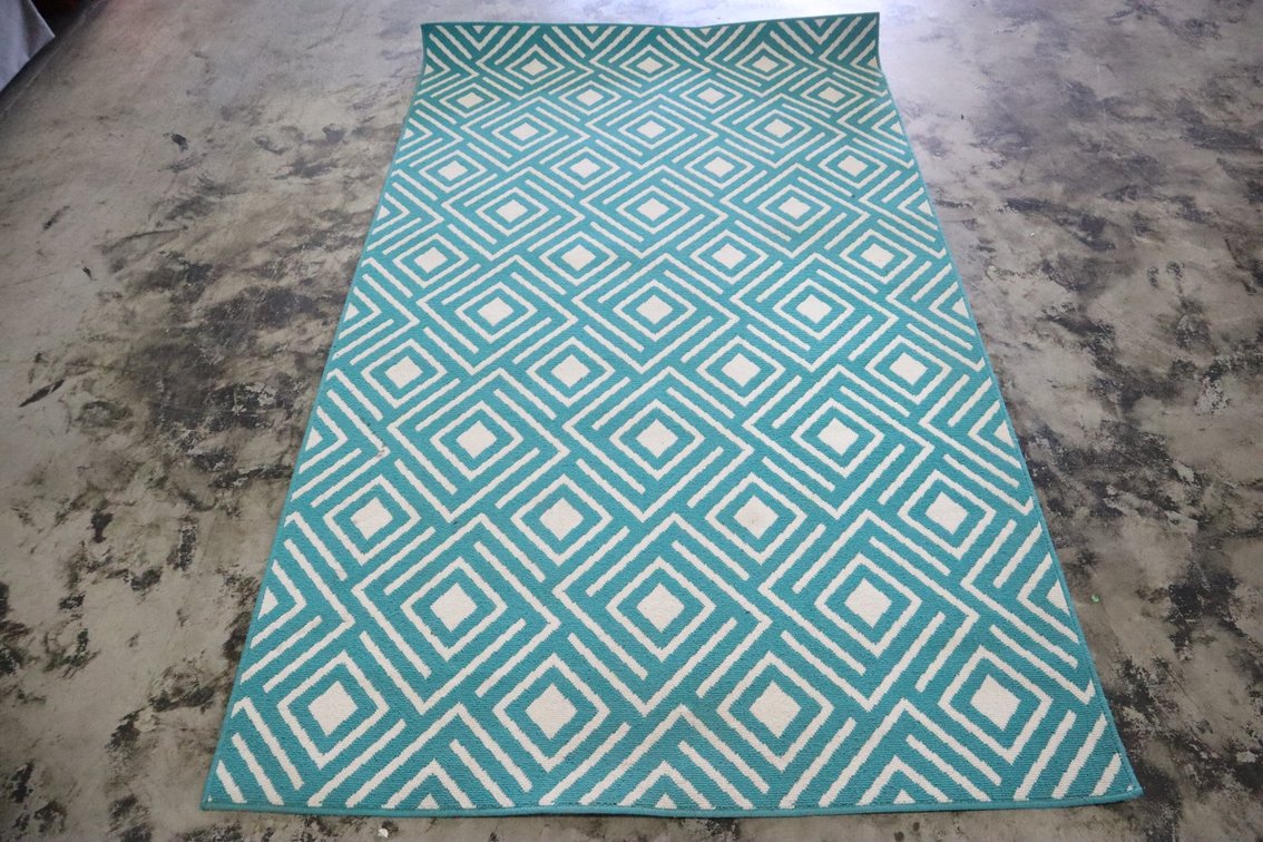 Indoor / Outdoor Area Rug