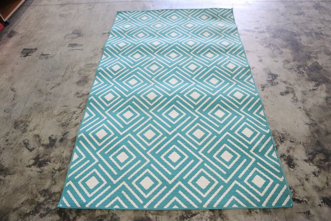 Indoor / Outdoor Area Rug
