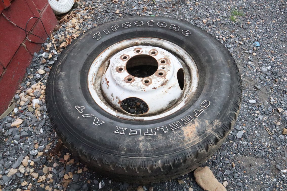 Firestone 265/75R16 Wheel