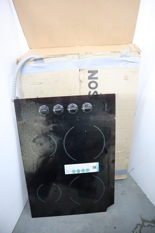 Whirlpool Built-In Cooktop, 1 Corner Is Chipped