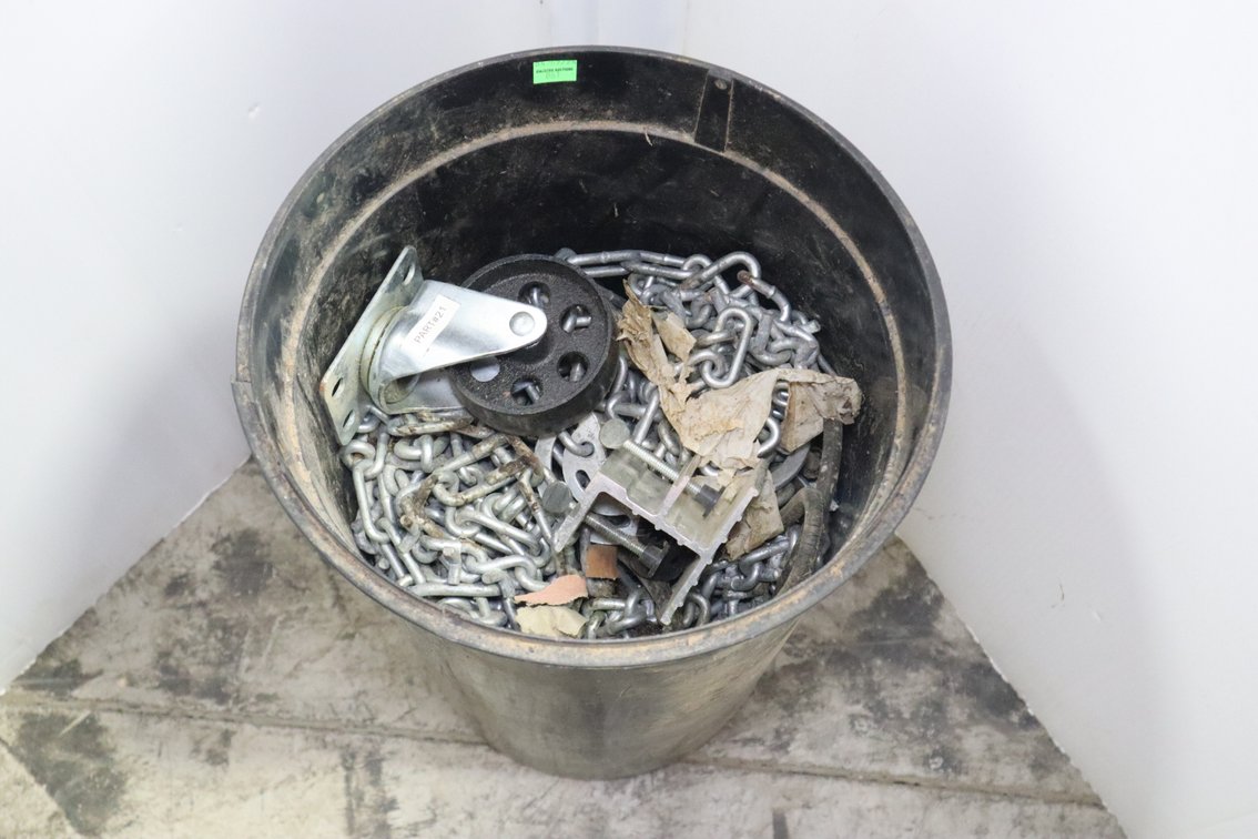Container of Tire Chains