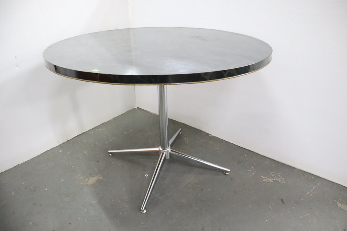Round Table