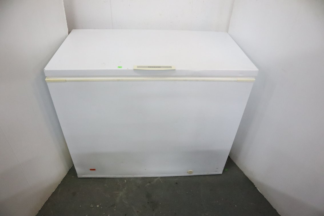 Frigidaire Chest Freezer, Works