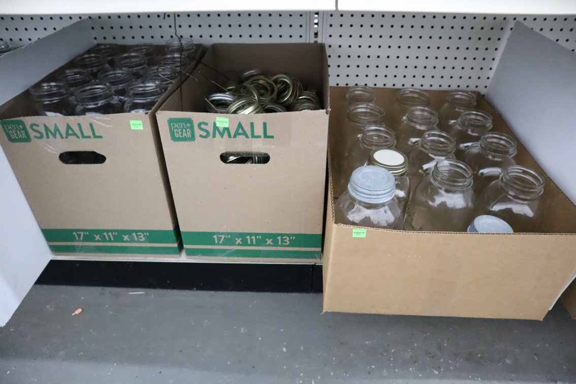 Group of 1 and 2 Qt Canning Jars, Jar Rings