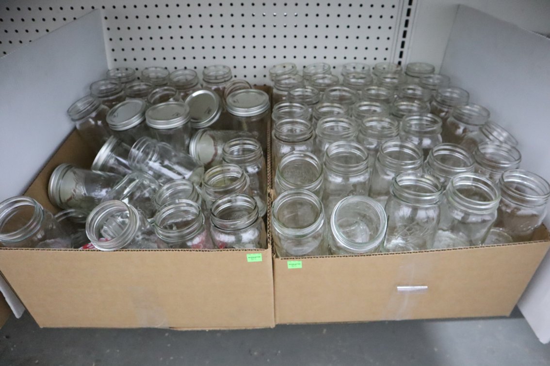 Group of 1 Pint Canning Jars