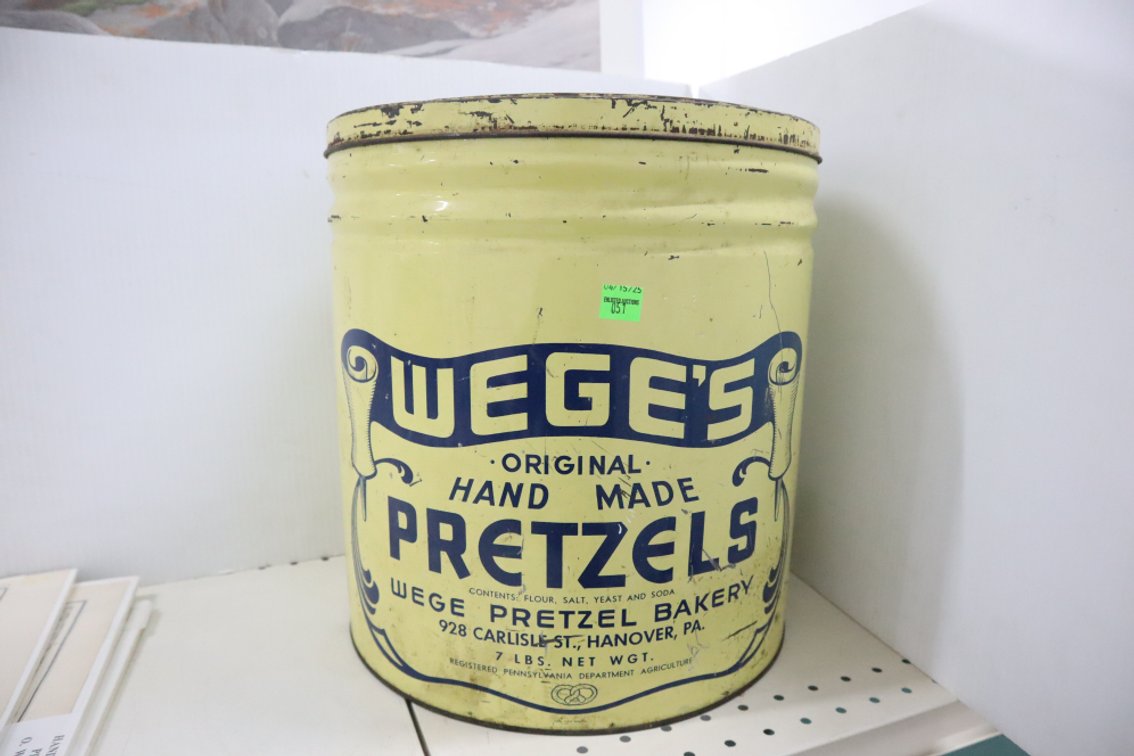 Weges Vintage Pretzel Tin