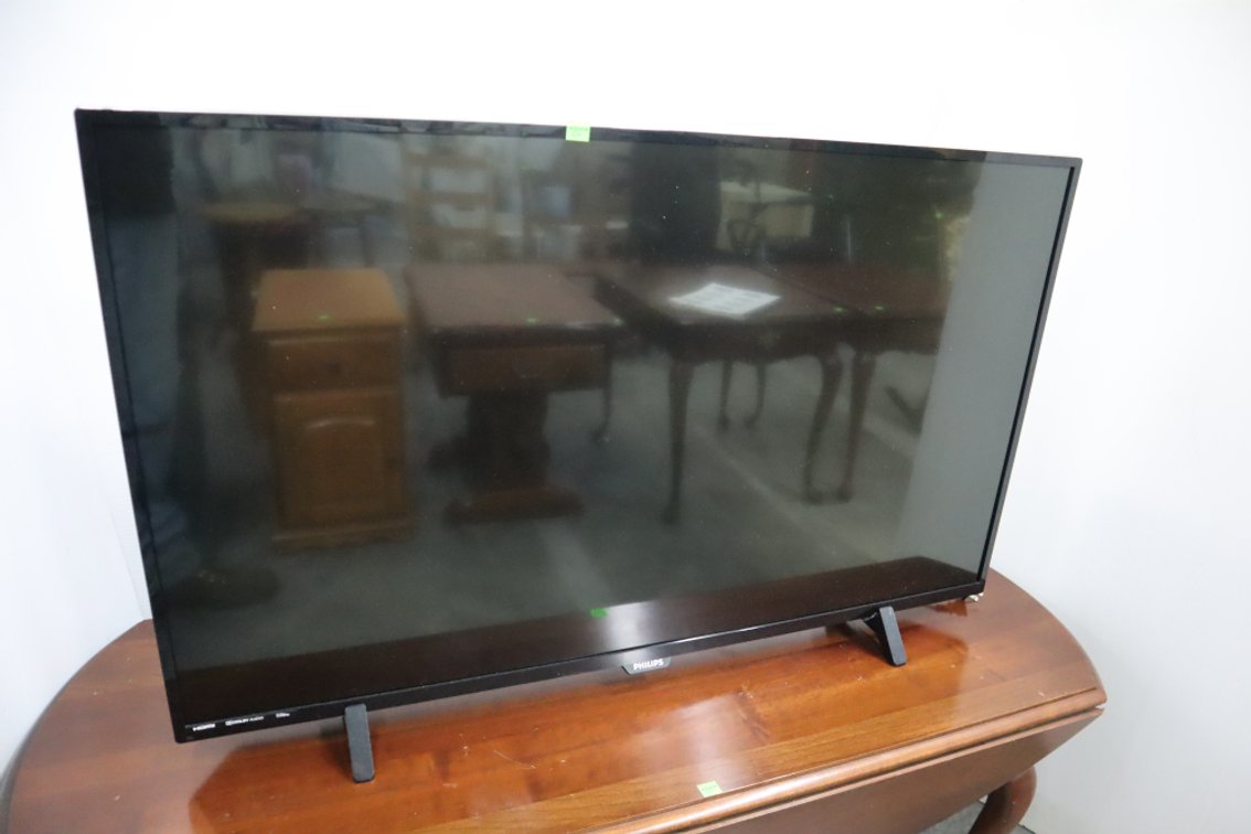 Phillips 43" Tv, No Remote