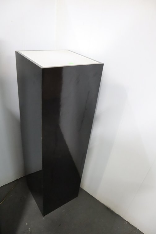 Pedestal Lamp