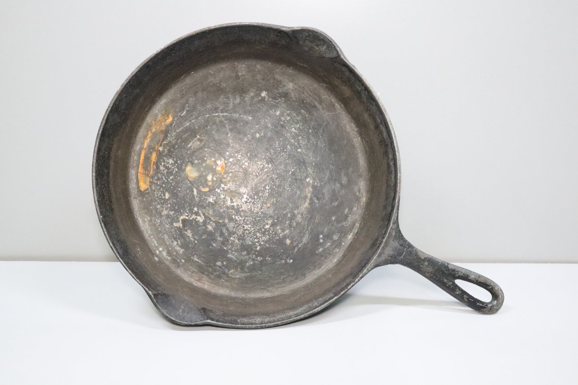 Loth's Cast Iron Skillet