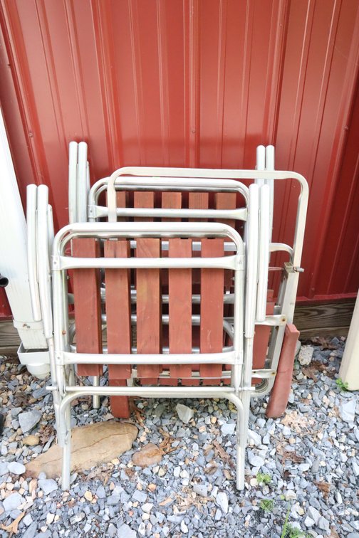 3 Folding Lawn Chairs