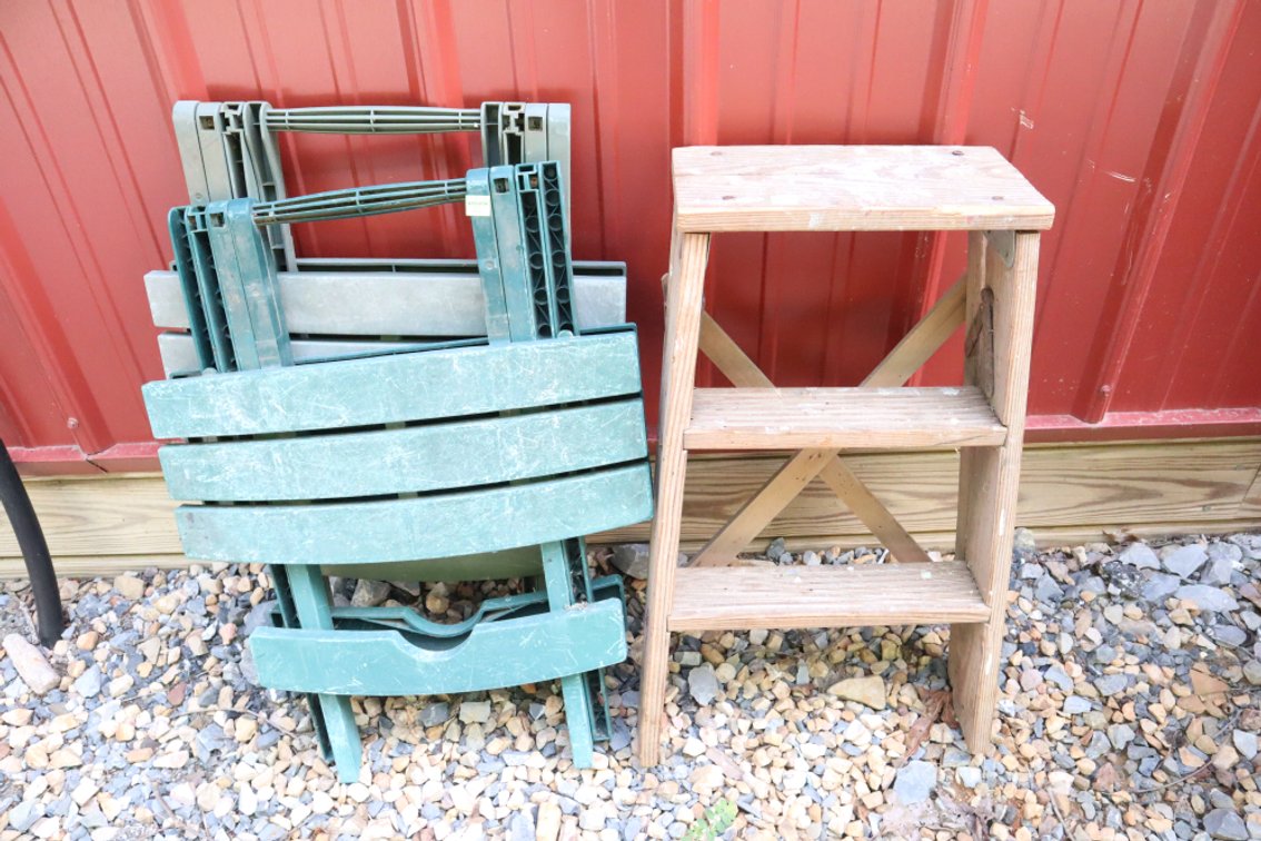 2 Ft Wooden Ladder and 2 Folding Plastic Stands