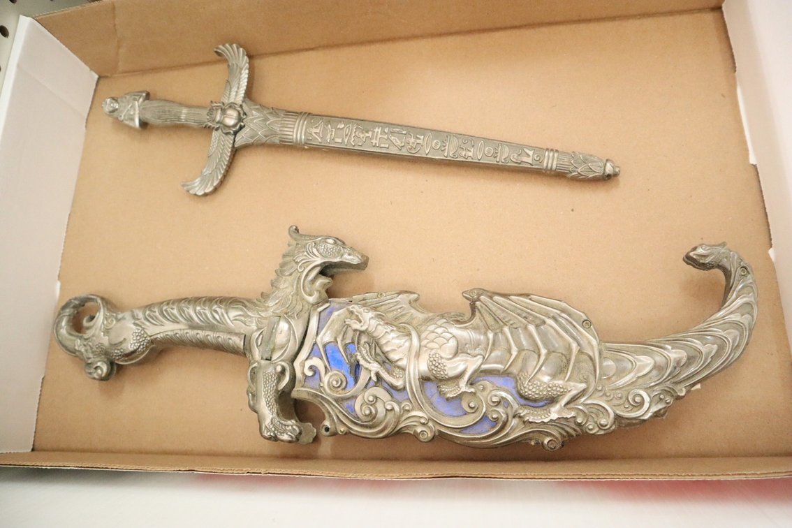Dragon Knife and Small Sword