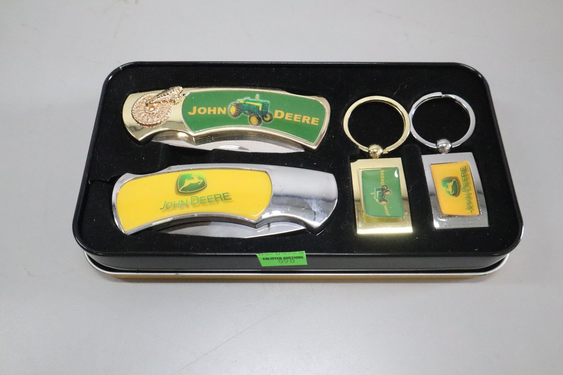John Deere Pocket Knife Set