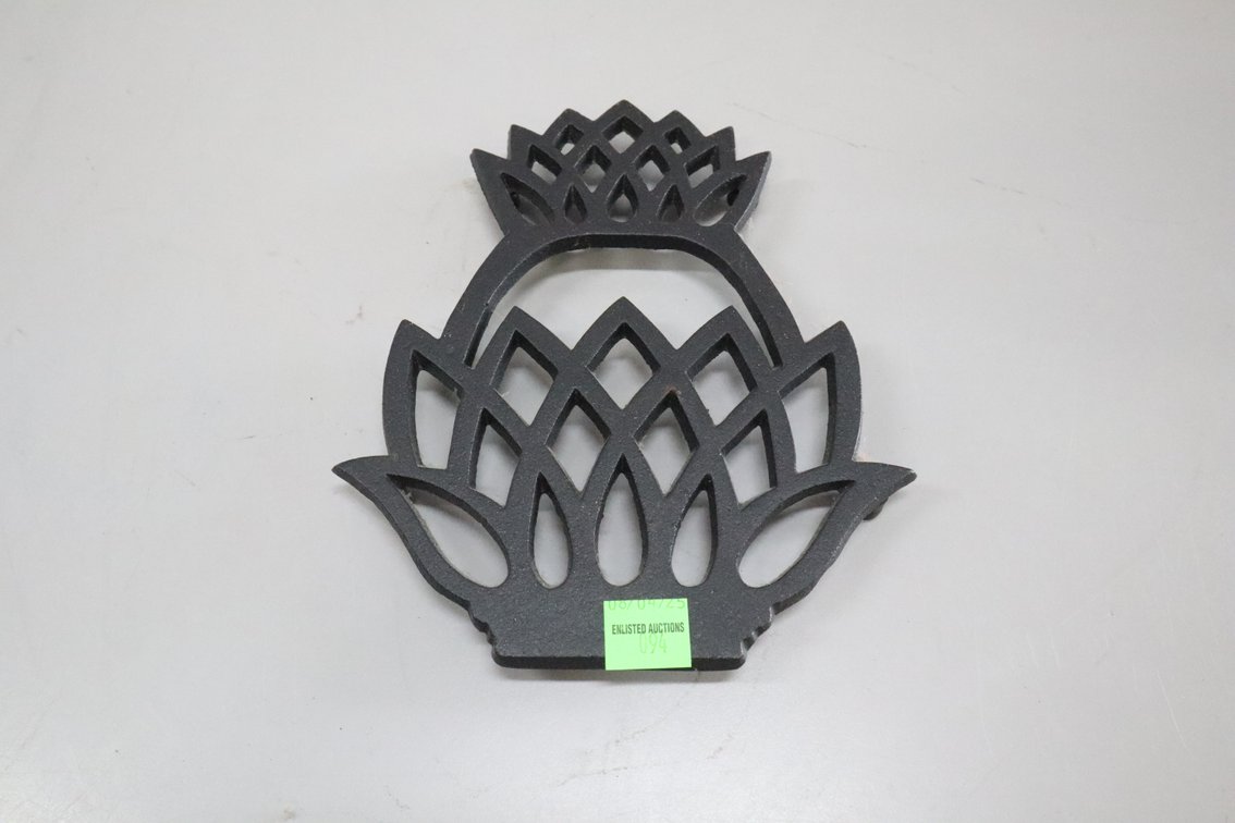 Virginia Metalcrafters Trivet