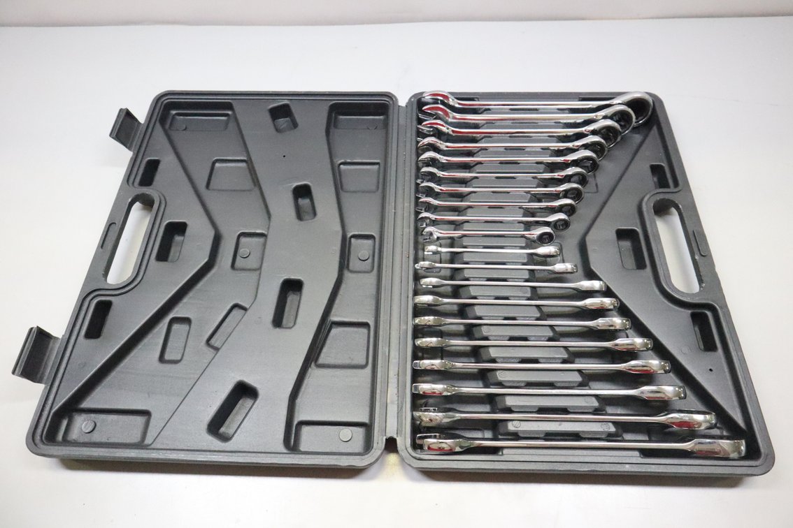 Ratchet Spanners