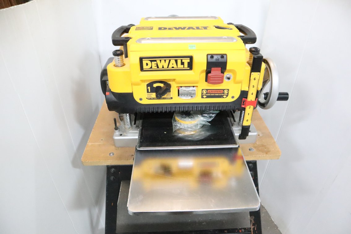 Dewalt 13-Inch Thickness Planer With Stand
