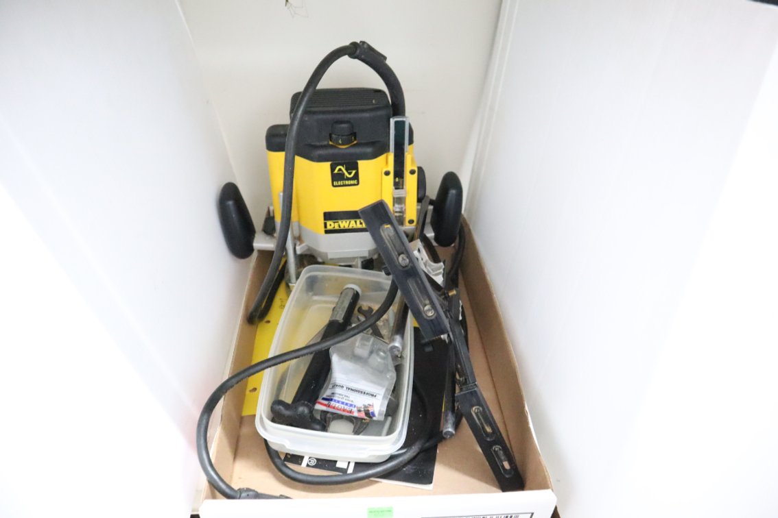 Dewalt Plunge Cut Router