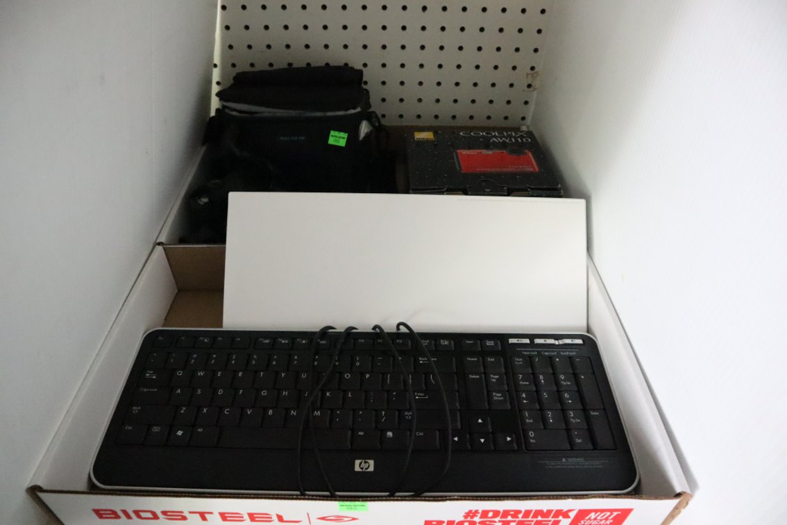 Apple Keyboard, No Charger, Hp Keyboard, Canon Powershot Digital Camera