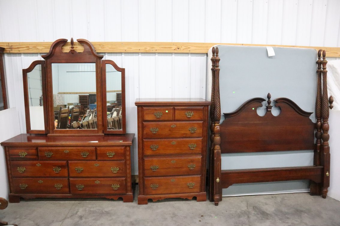 Vaughan Bassett 3-Piece Bedroom Set, Queen Size Bed Frame With Box Spring, Chest of Drawers and Dresser