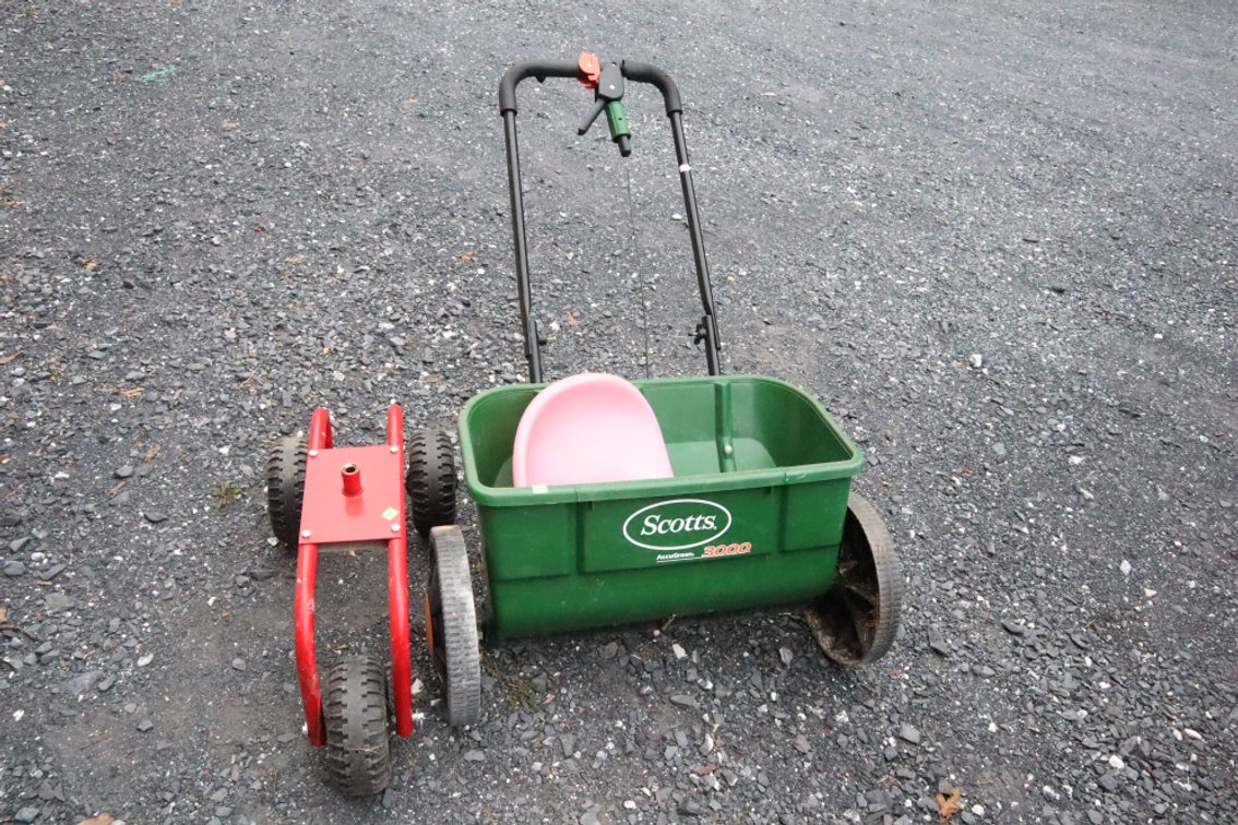 Scott's Drop Spreader and Garden Seat, Seat Needs Some Repair