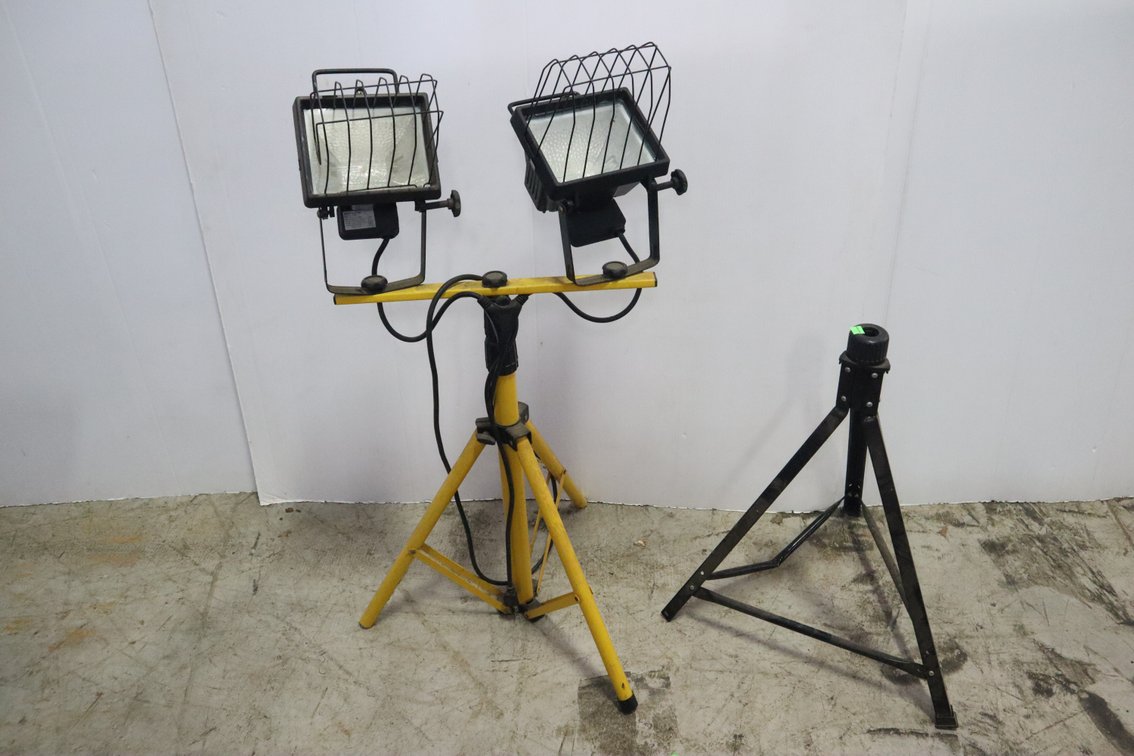 Work Light and Shop Roller Stand