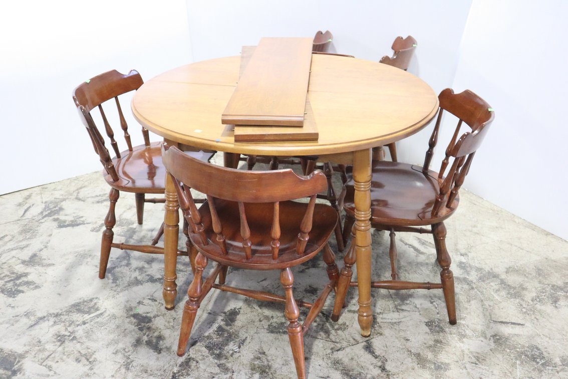 Dining Table and 6 Chairs