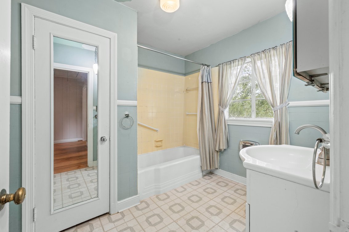 Image for Waynesboro Real Estate Auction