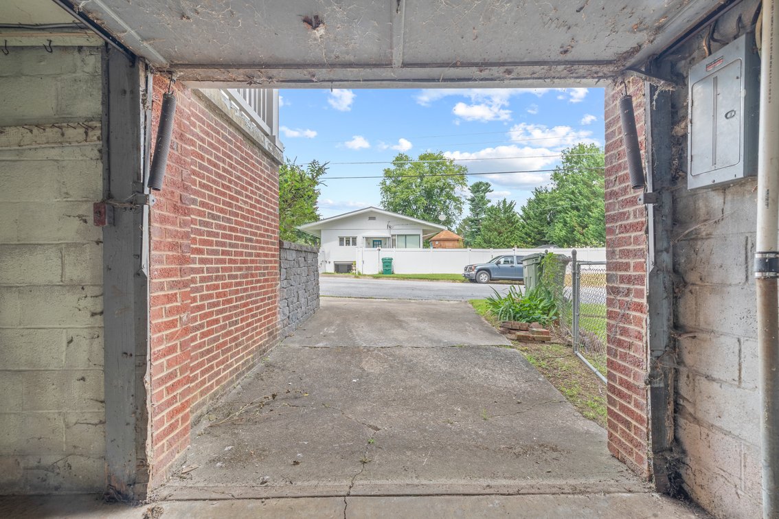 Image for Waynesboro Real Estate Auction
